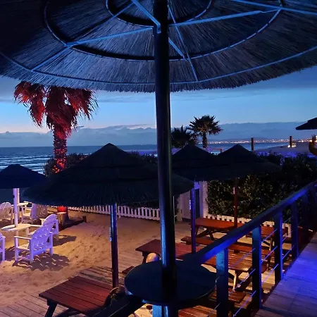 Holiday home Aroeira House *
